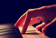 超凡国际：欧联杯1／8决赛：曼联4：1皇家社会，B费帽子戏法闪耀老特拉福德.